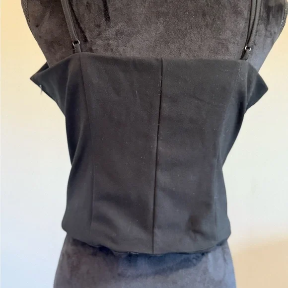 Future Collective Bow Tank – Size M - Picture 6 of 7